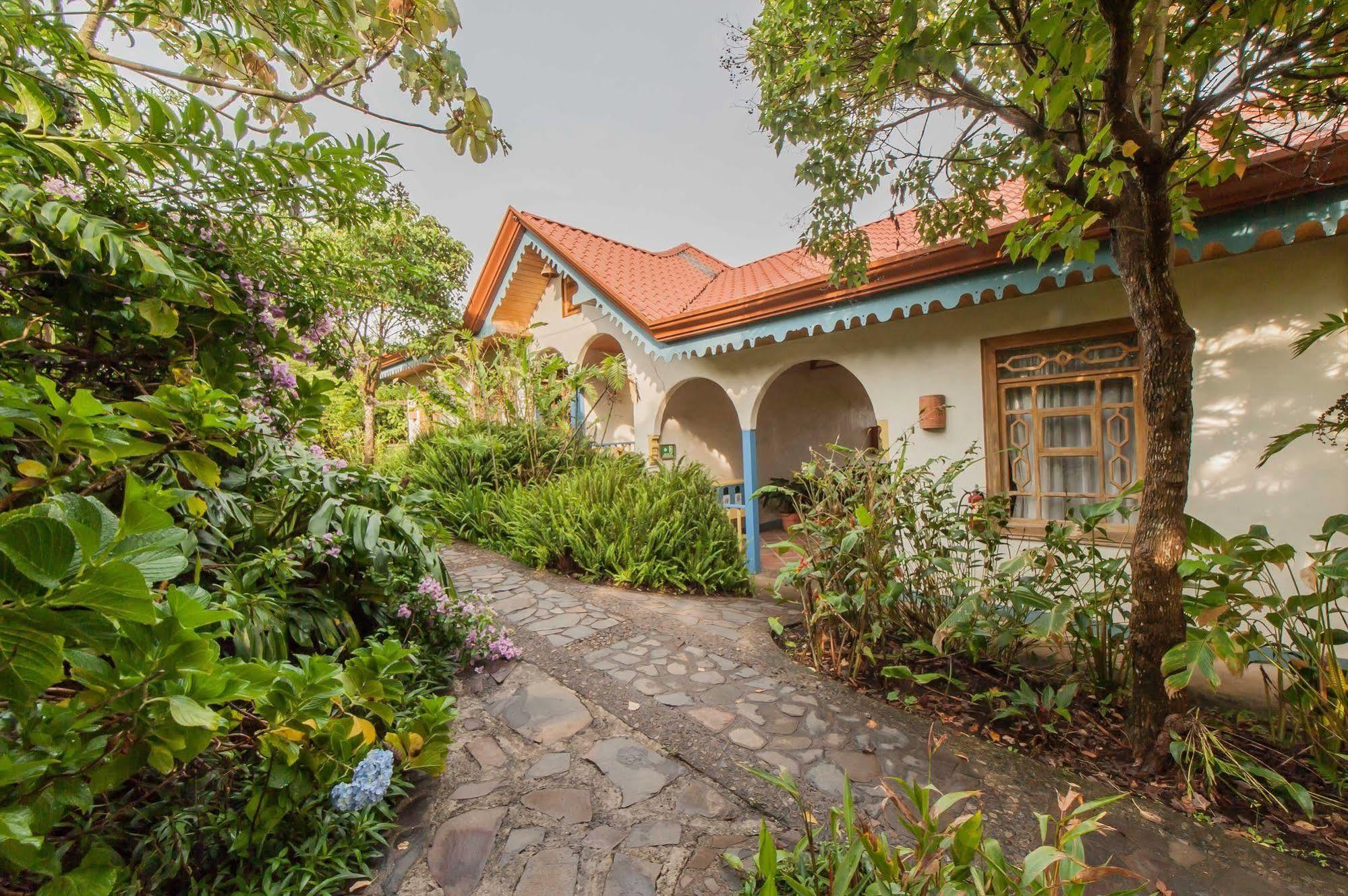 Hotel Claro De Luna Monteverde Exterior foto